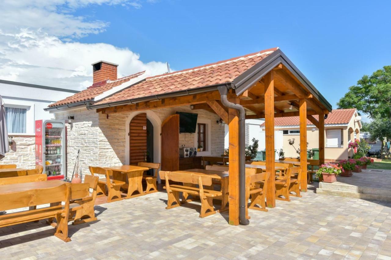 Bungalov Medanic - Private Pool Privlaka  Esterno foto